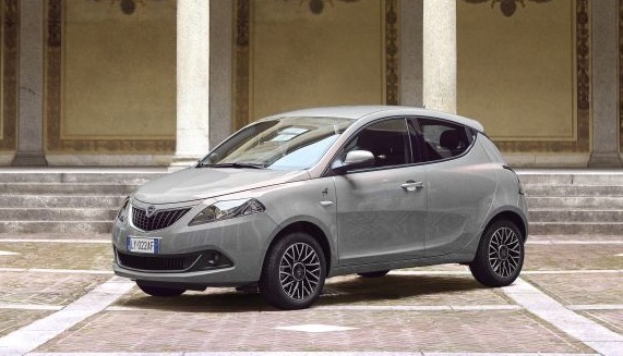 lancia ypsilon alberta ferretti
